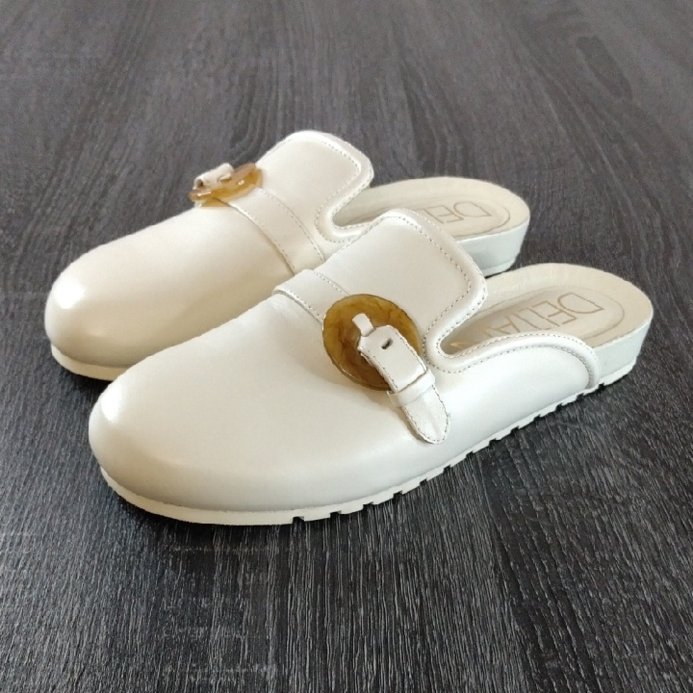 Deltan The Brynn Leather Buckle Mules 6.5. Cream. Slide ons.